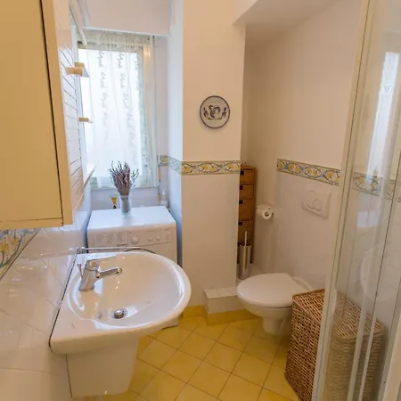 Beau 2p Climatise Avec Terrasse - Fr-1-196-160